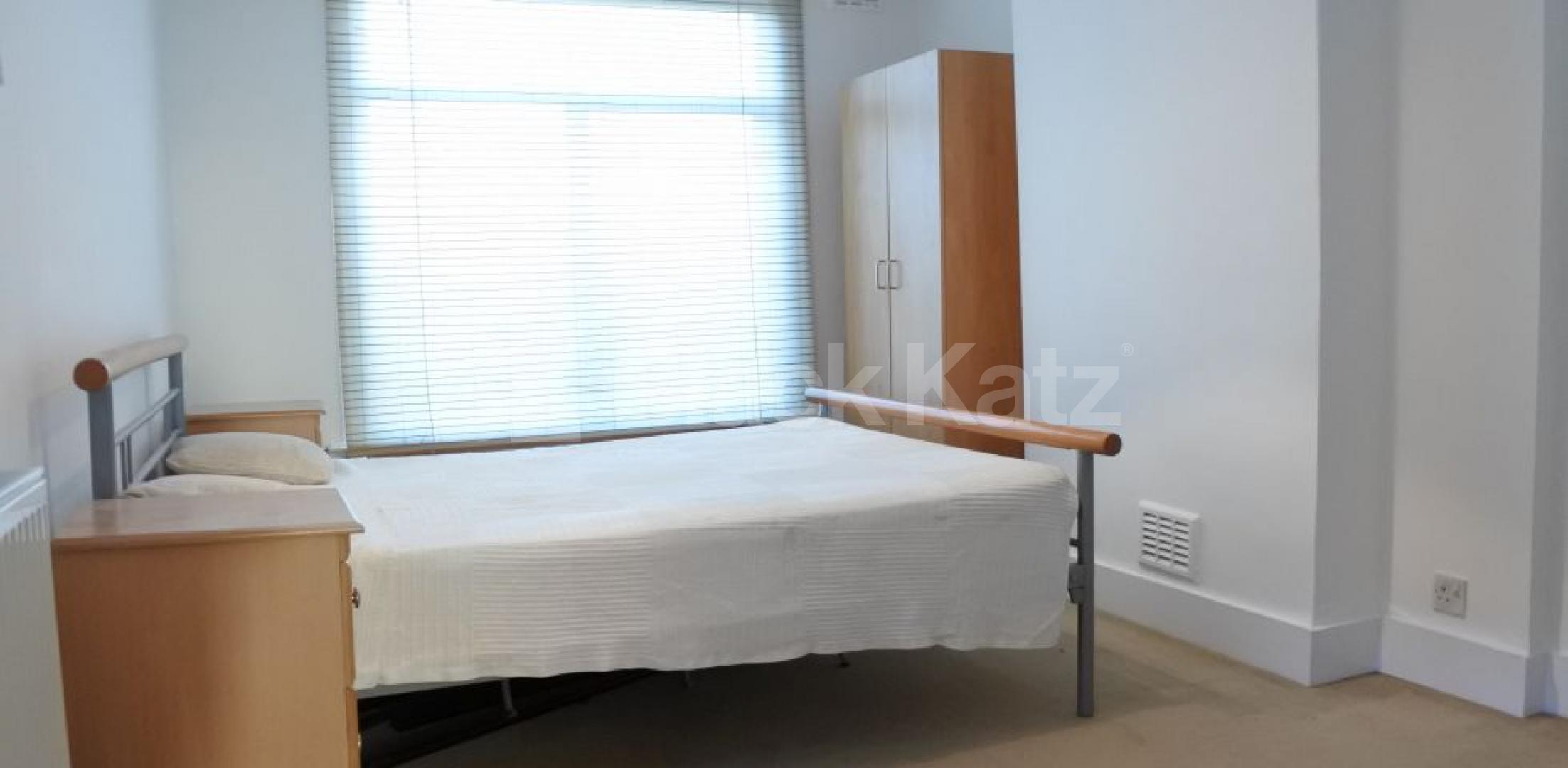 			1 Bedroom, 1 bath, 1 reception Flat			 Park Road, CROUCH END