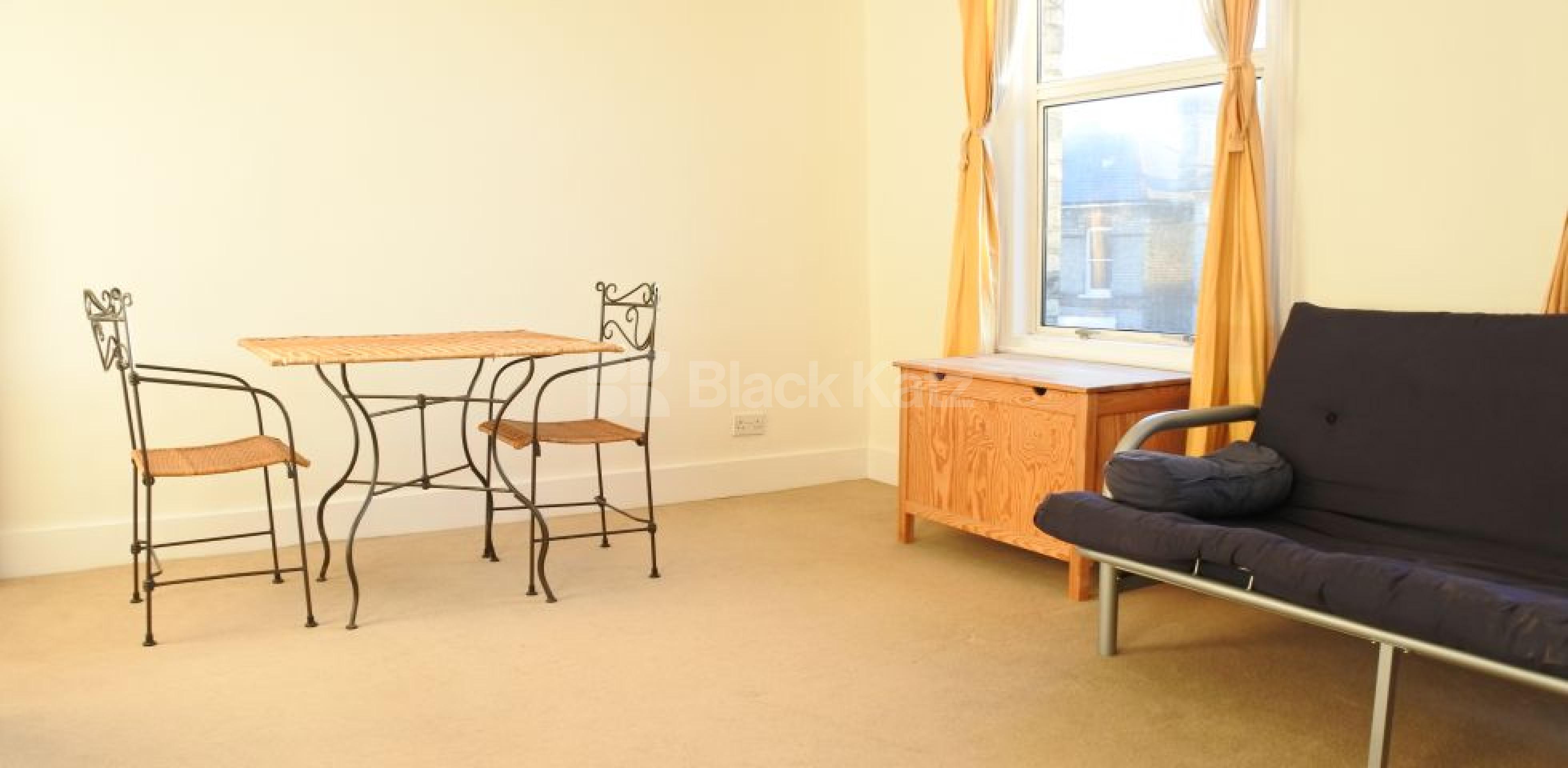 			1 Bedroom, 1 bath, 1 reception Flat			 Park Road, CROUCH END N8