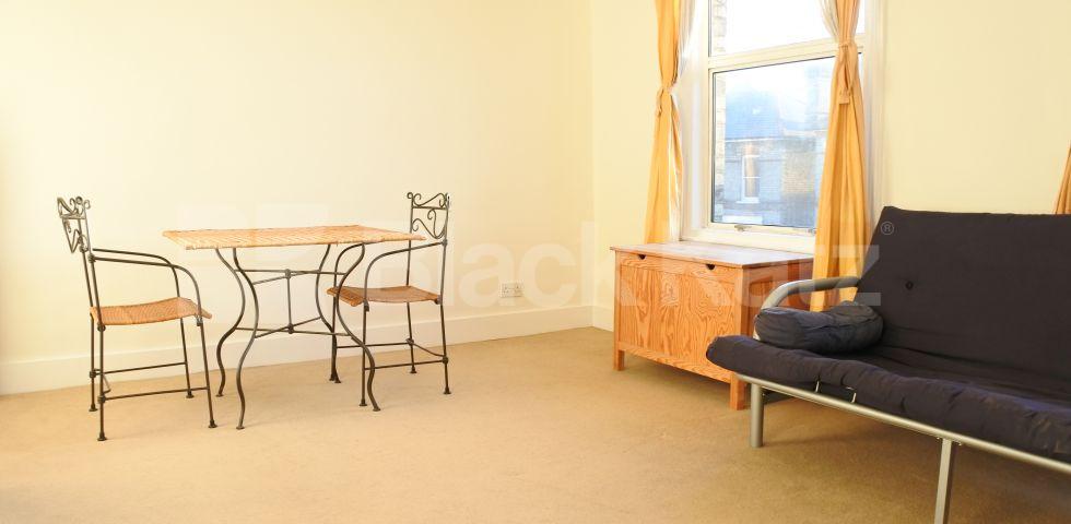 			1 Bedroom, 1 bath, 1 reception Flat			 Park Road, CROUCH END