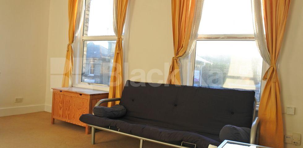 			1 Bedroom, 1 bath, 1 reception Flat			 Park Road, CROUCH END