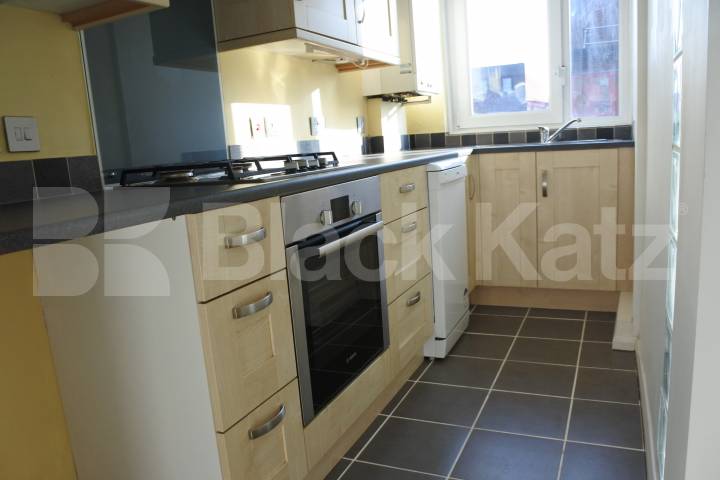 			1 Bedroom, 1 bath, 1 reception Flat			 The Sandlings, Wood Green