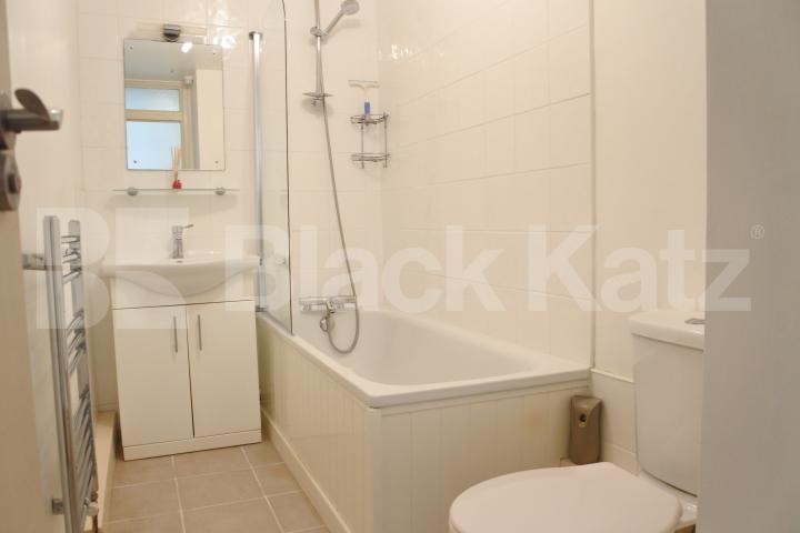 			1 Bedroom, 1 bath, 1 reception Flat			 The Sandlings, Wood Green