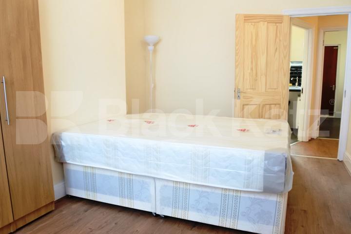			2 Bedroom, 1 bath, 1 reception Flat			 Lesley road, East Finchley