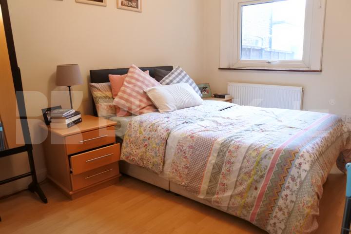 			Great Two Bed Property With Patio Garden !, 2 Bedroom, 1 bath, 1 reception Flat			 Parkhurst road, Bounds Green