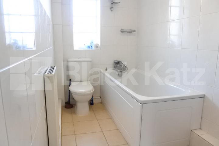 			NEW INSTRUCTION!, 1 Bedroom, 1 bath, 1 reception Flat			 Lordship Lane, WOOD GREEN