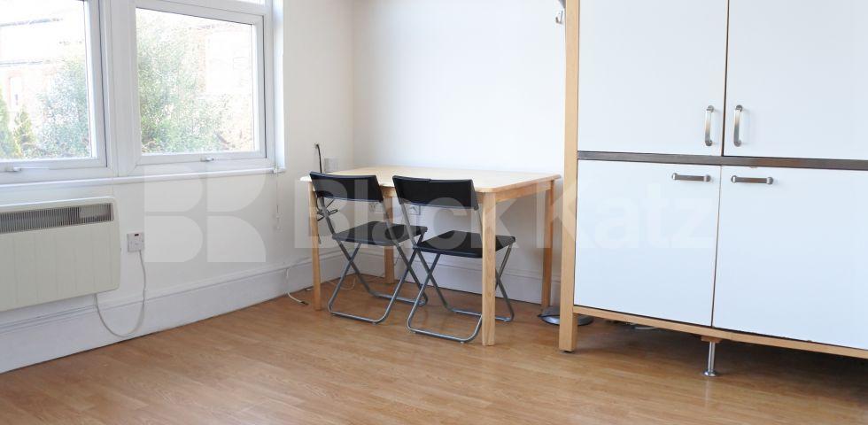 			Includes Water Rates !, Studio Apartment, 1 bath, 1 reception Studio			 Tetherdown, MUSWELL HILL