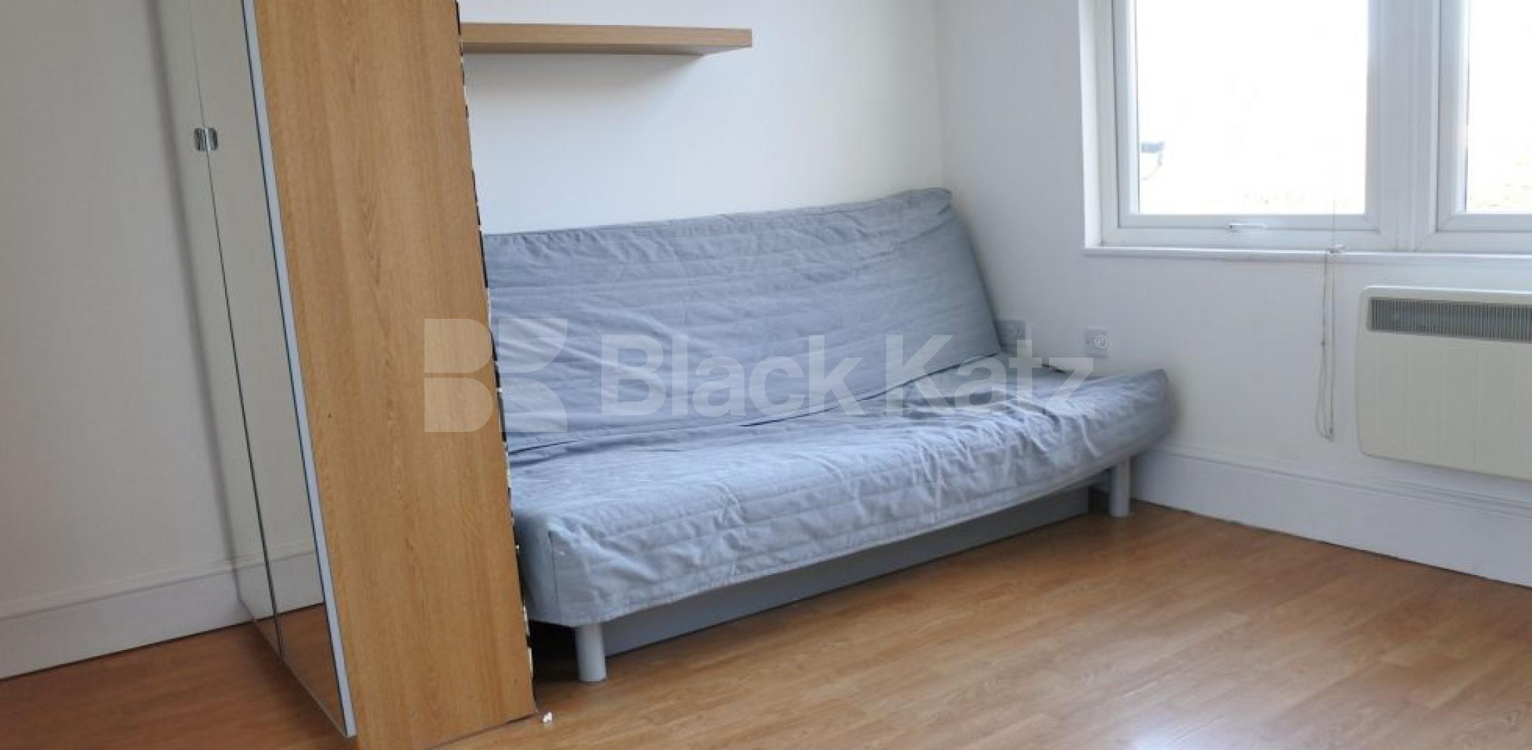 			Includes Water Rates !, Studio Apartment, 1 bath, 1 reception Studio			 Tetherdown, MUSWELL HILL