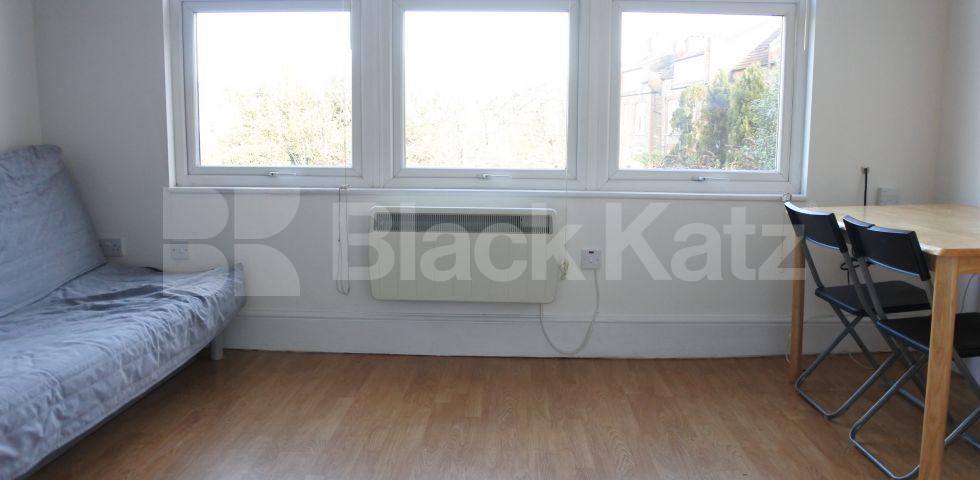 			Includes Water Rates !, Studio Apartment, 1 bath, 1 reception Studio			 Tetherdown, MUSWELL HILL