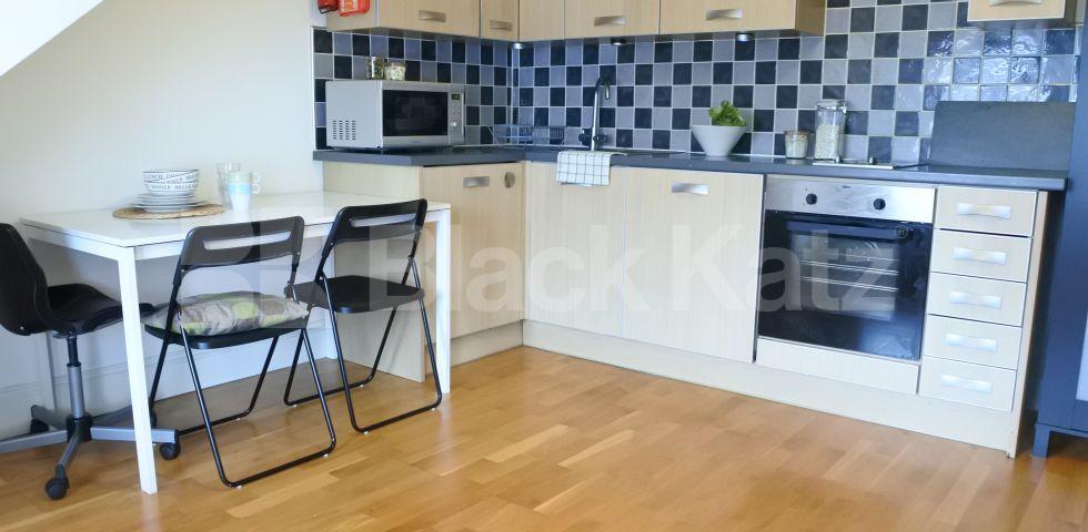 			Bills Included ! ! !, 1 Bedroom, 1 bath, 1 reception Flat			 Hillfield Avenue, Crouch End