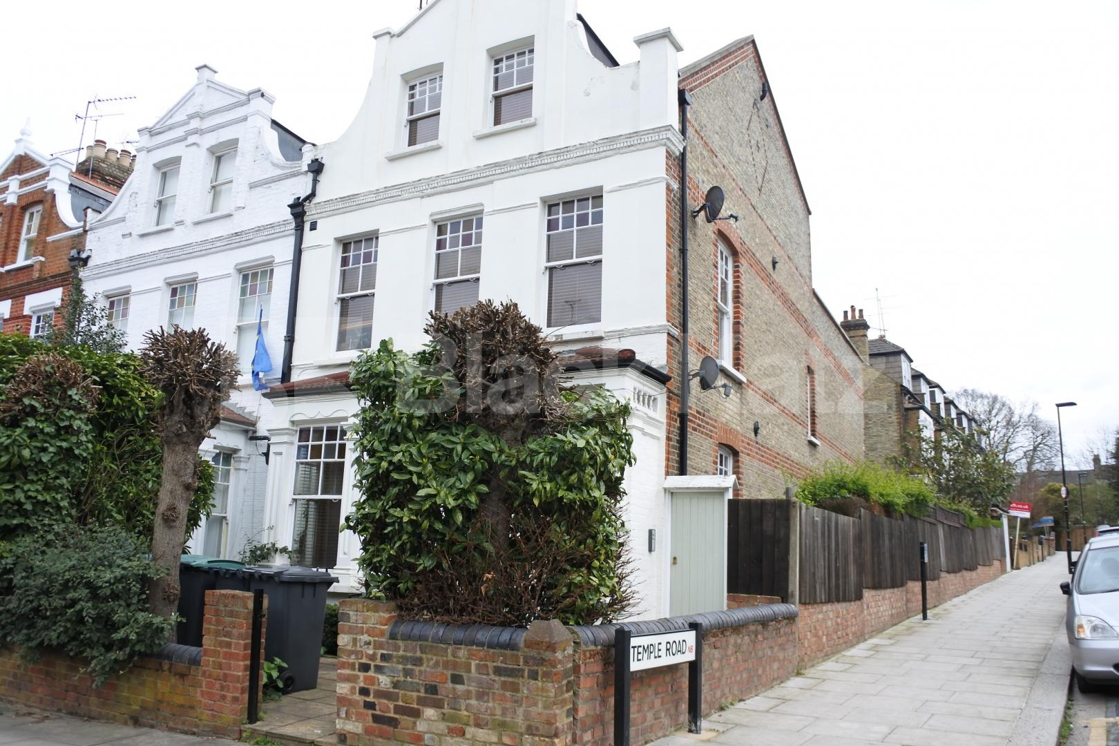 			INCLUSIVE OF ALL BILLS EXCEPT ELECTRIC!, Studio Apartment, 1 bath, 1 reception Apartment			 Hillfield Avenue, CROUCH END