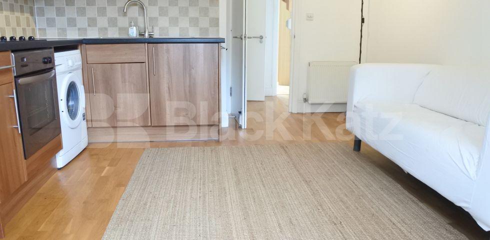 			ALL BILLS INCLUDED ! ! !, 1 Bedroom, 1 bath, 1 reception Flat			 Elm Grove, Crouch End