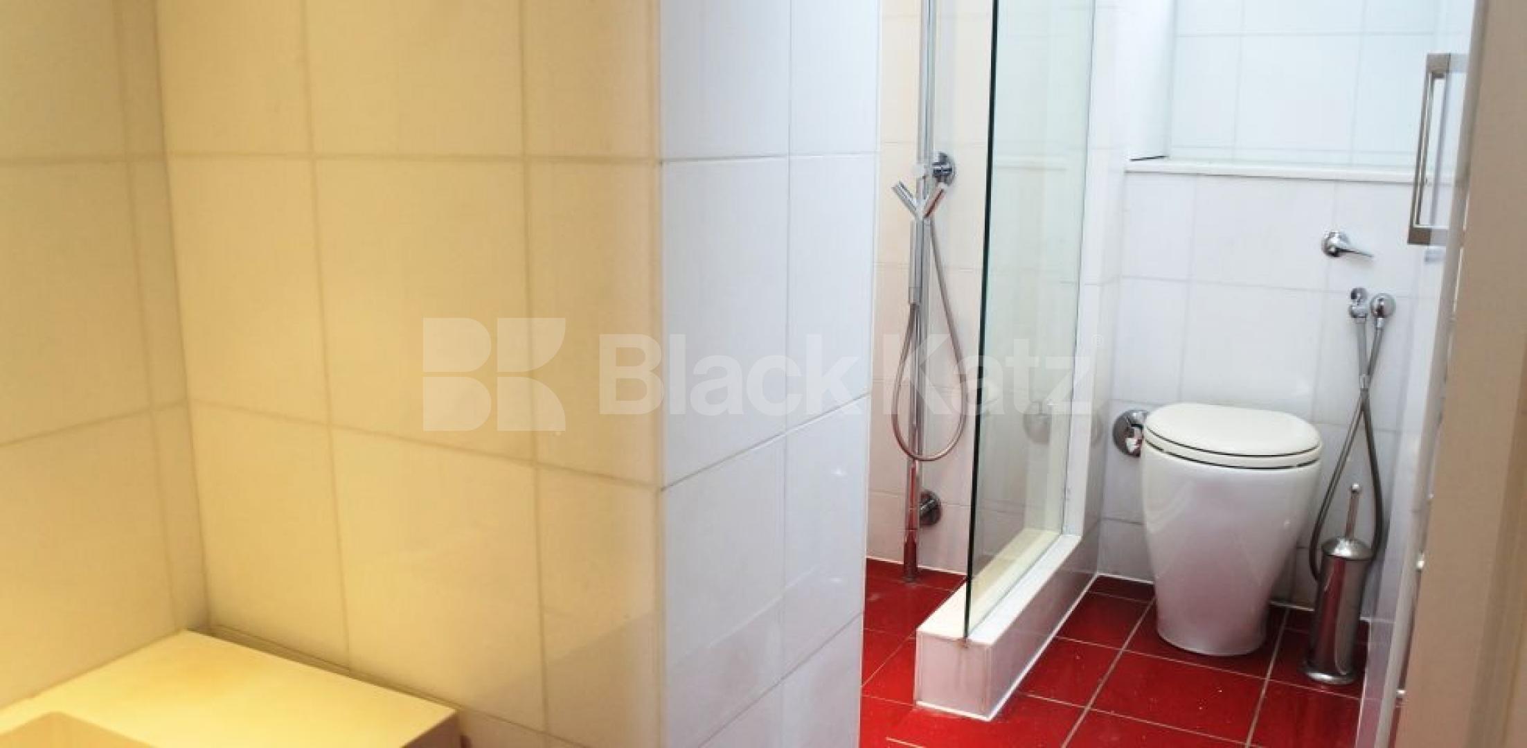 			MINS TO BROADWAY! , 2 Bedroom, 1 bath, 1 reception Flat			 Pages Lane, MUSWELL HILL