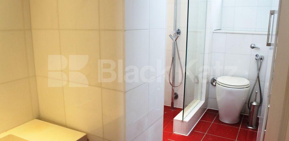 			MINS TO BROADWAY! , 2 Bedroom, 1 bath, 1 reception Flat			 Pages Lane, MUSWELL HILL