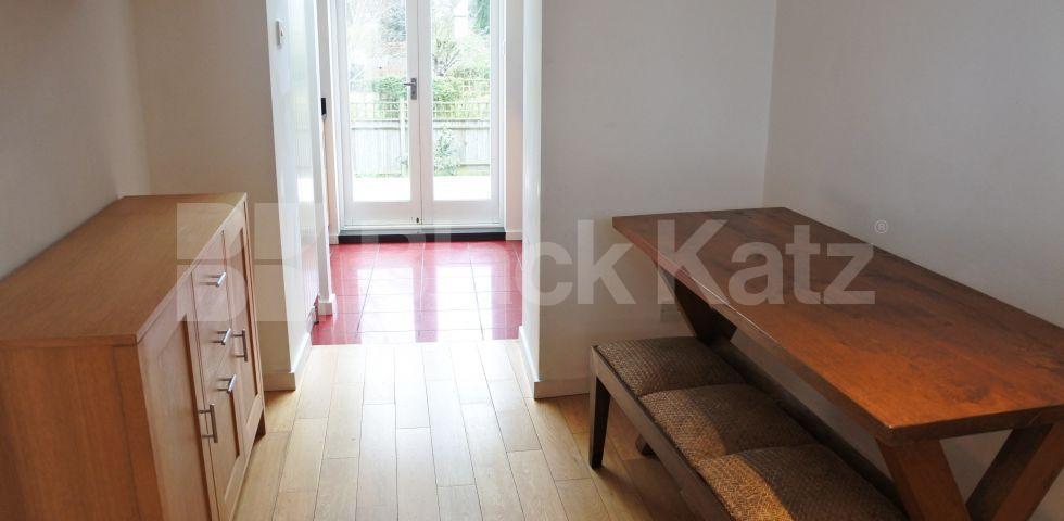 			MINS TO BROADWAY! , 2 Bedroom, 1 bath, 1 reception Flat			 Pages Lane, MUSWELL HILL