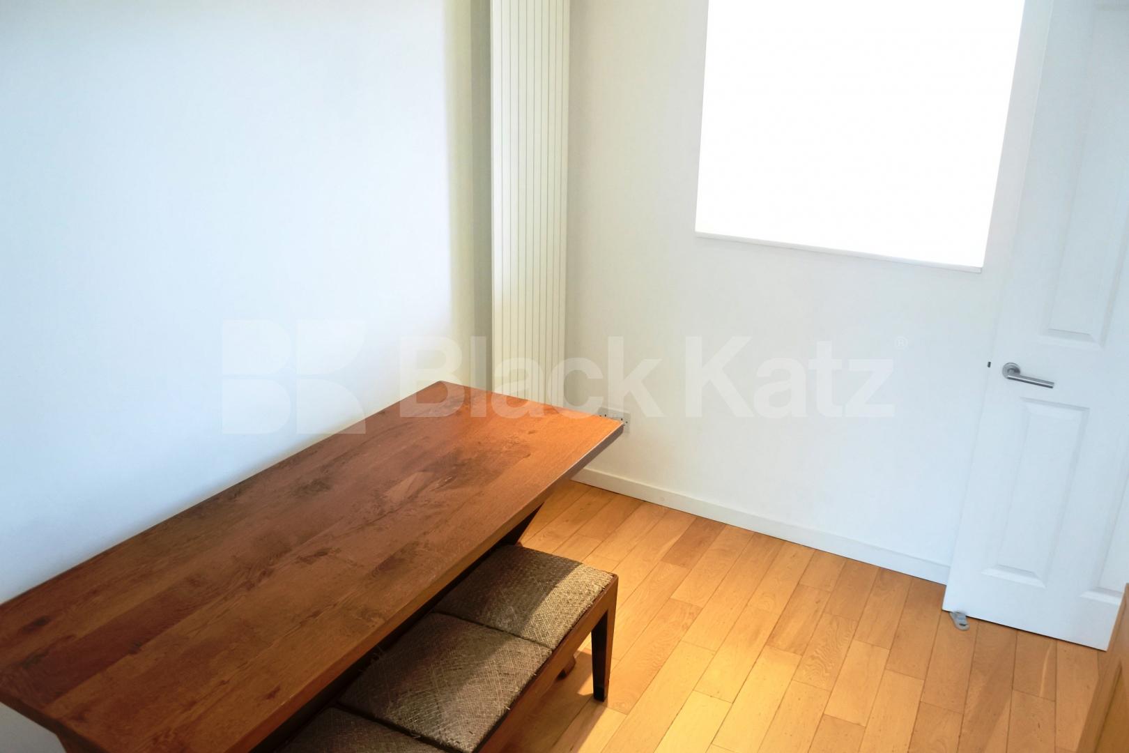 			MINS TO BROADWAY! , 2 Bedroom, 1 bath, 1 reception Flat			 Pages Lane, MUSWELL HILL