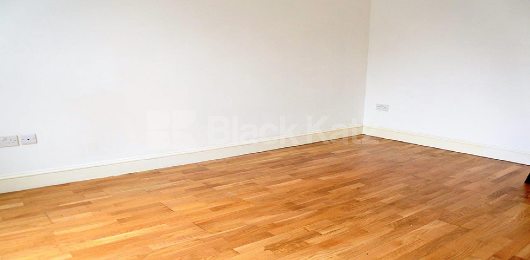 			1 Bedroom, 1 bath, 1 reception Flat			 Turnpike Lane, Turnpike Lane