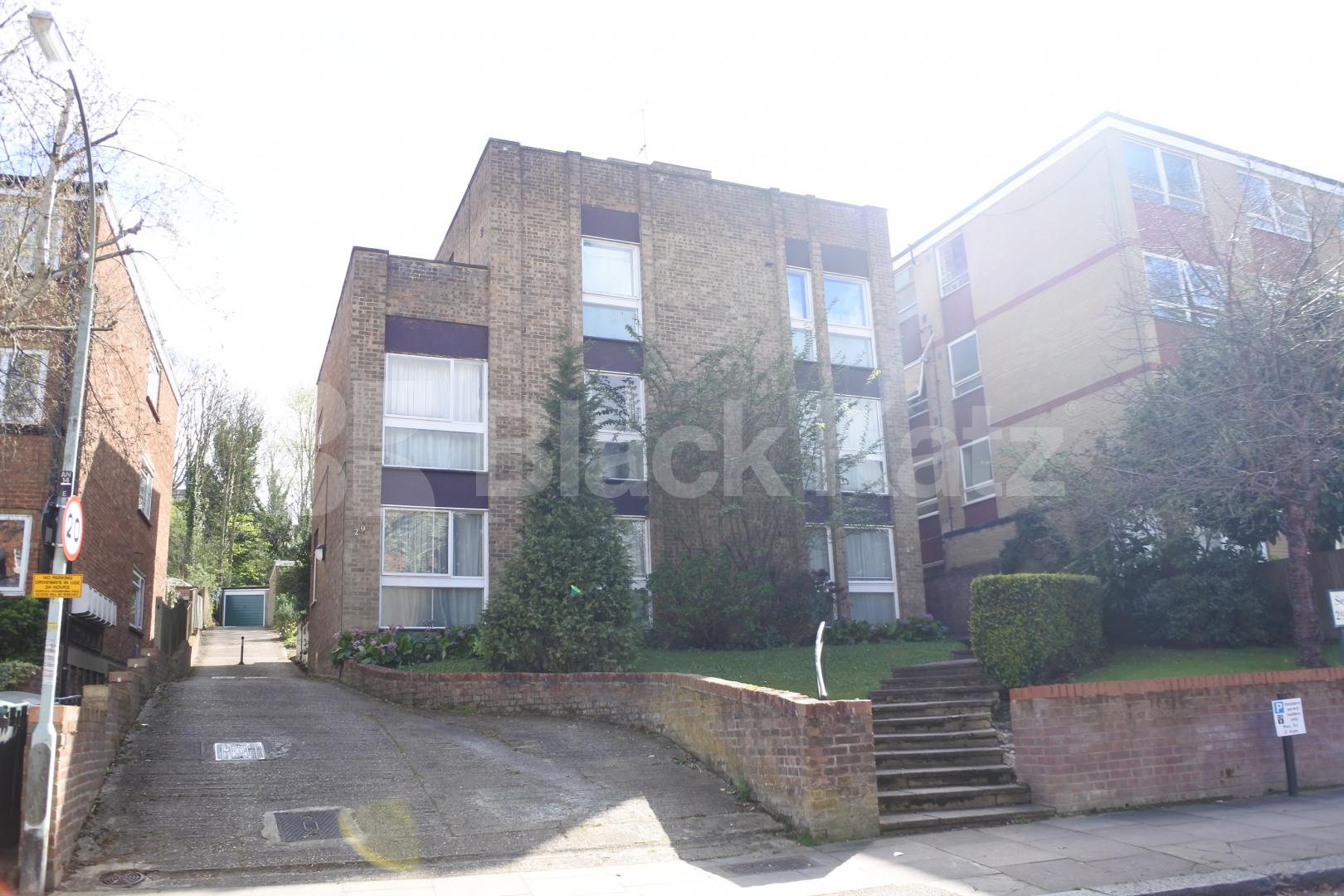 			Amazing flat with large roof terrace!!!, 1 Bedroom, 1 bath, 1 reception Flat			 Avenue Road, Highgate