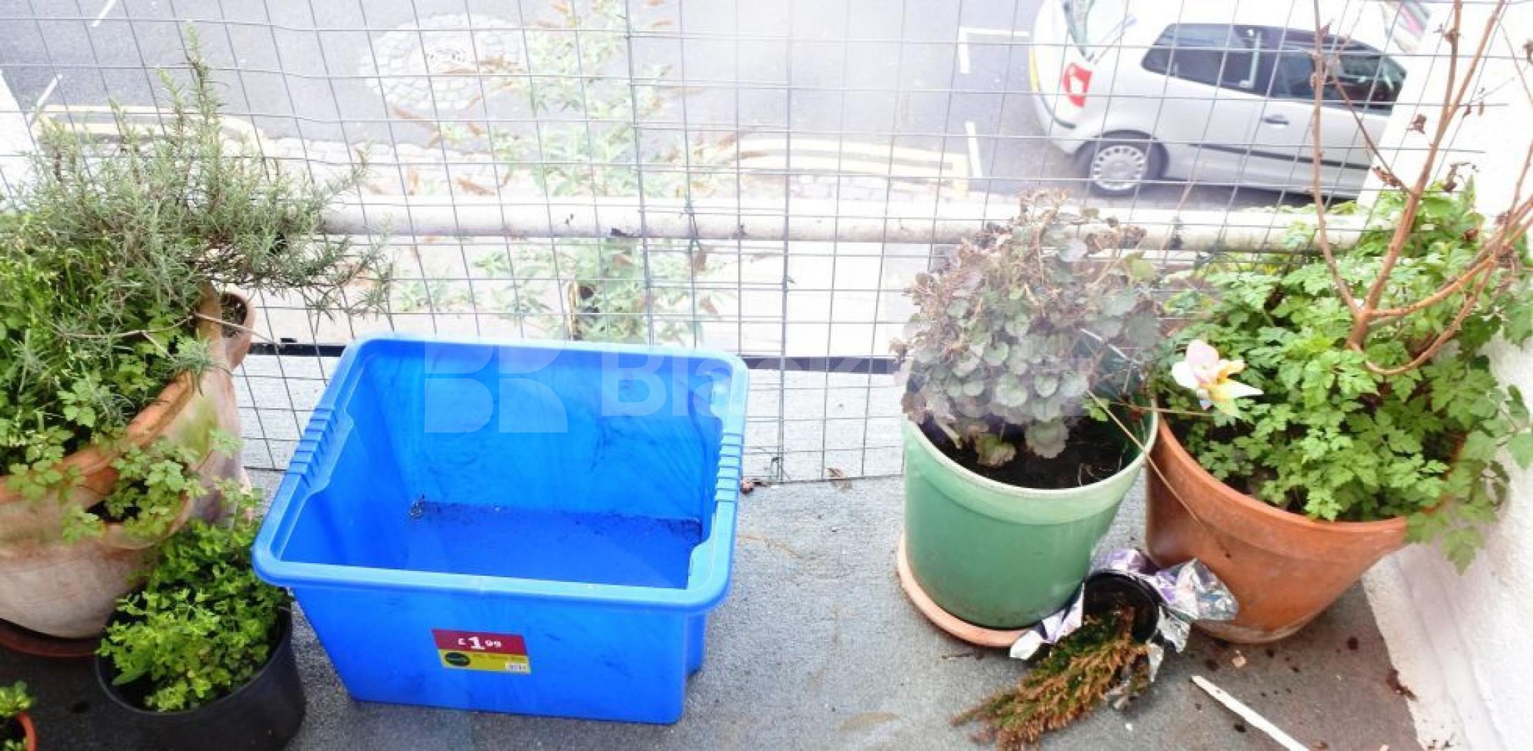 			NEW INSTRUCTION!, 2 Bedroom, 1 bath, 1 reception Flat			 Harvey Road, CROUCH END