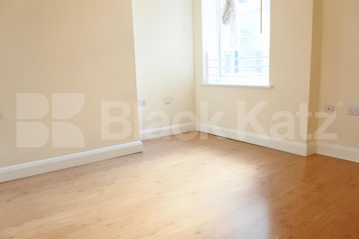 			Studio Apartment, 1 bath, 1 reception Flat			 Hornsey High street, Hornsey