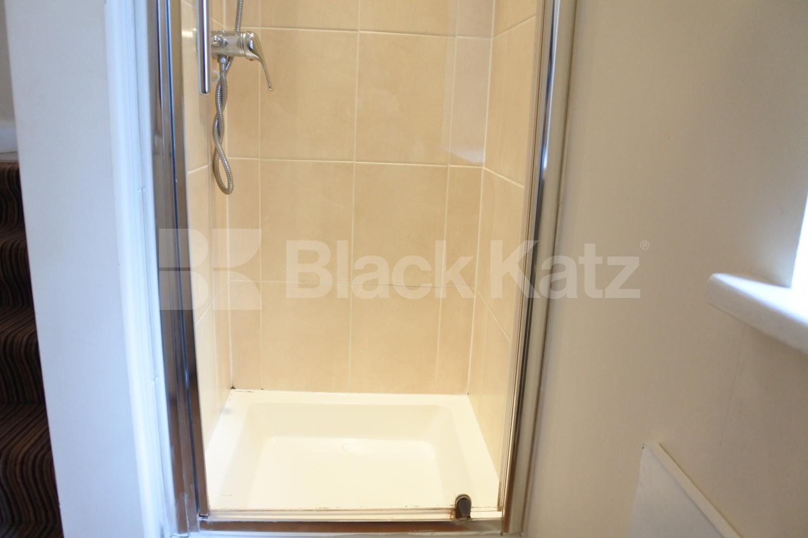 			Studio Apartment, 1 bath, 1 reception Flat			 Hornsey High street, Hornsey