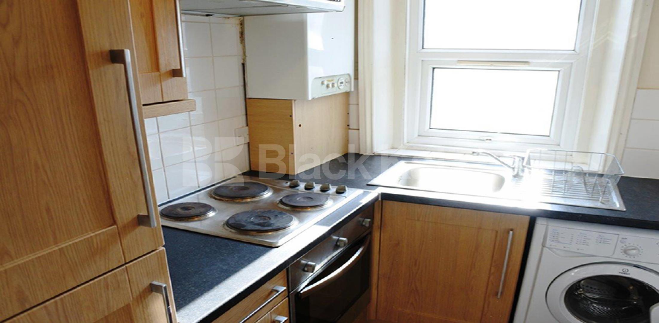 			NEW INSTRUCTION!, 2 Bedroom, 1 bath, 1 reception Flat			 Topsfield Parade, Crouch End