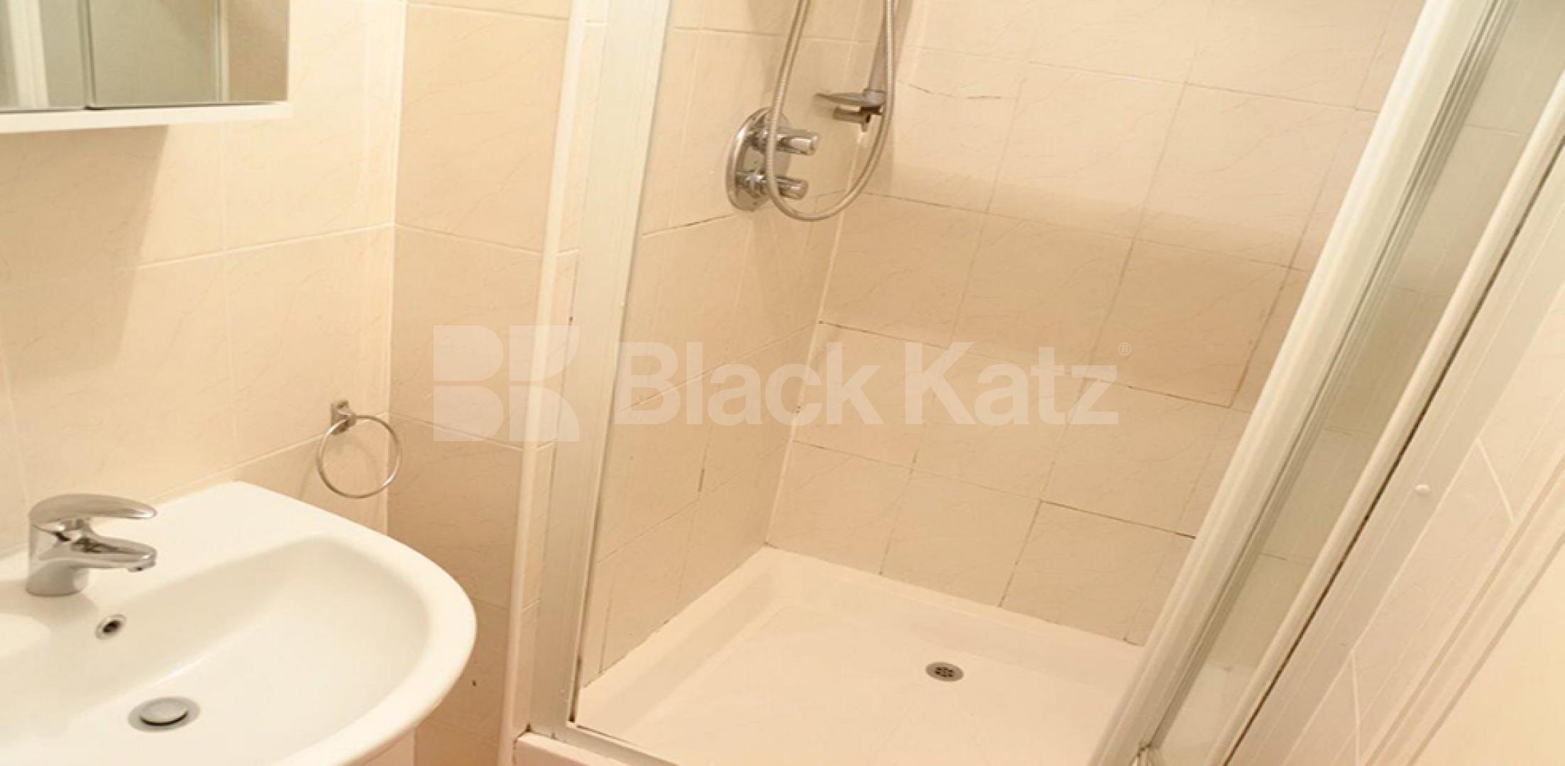 			NEW INSTRUCTION!, 2 Bedroom, 1 bath, 1 reception Flat			 Topsfield Parade, Crouch End