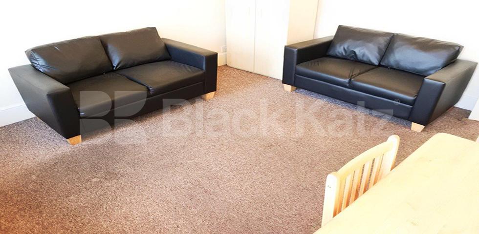 			NEW INSTRUCTION!, 2 Bedroom, 1 bath, 1 reception Flat			 Topsfield Parade, Crouch End