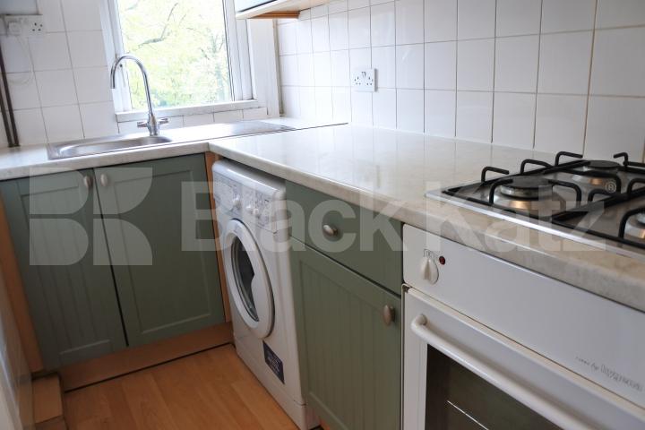 			Large Two Bed Property !, 2 Bedroom, 1 bath, 1 reception Flat			 Wightman Road, Haringey Ladder