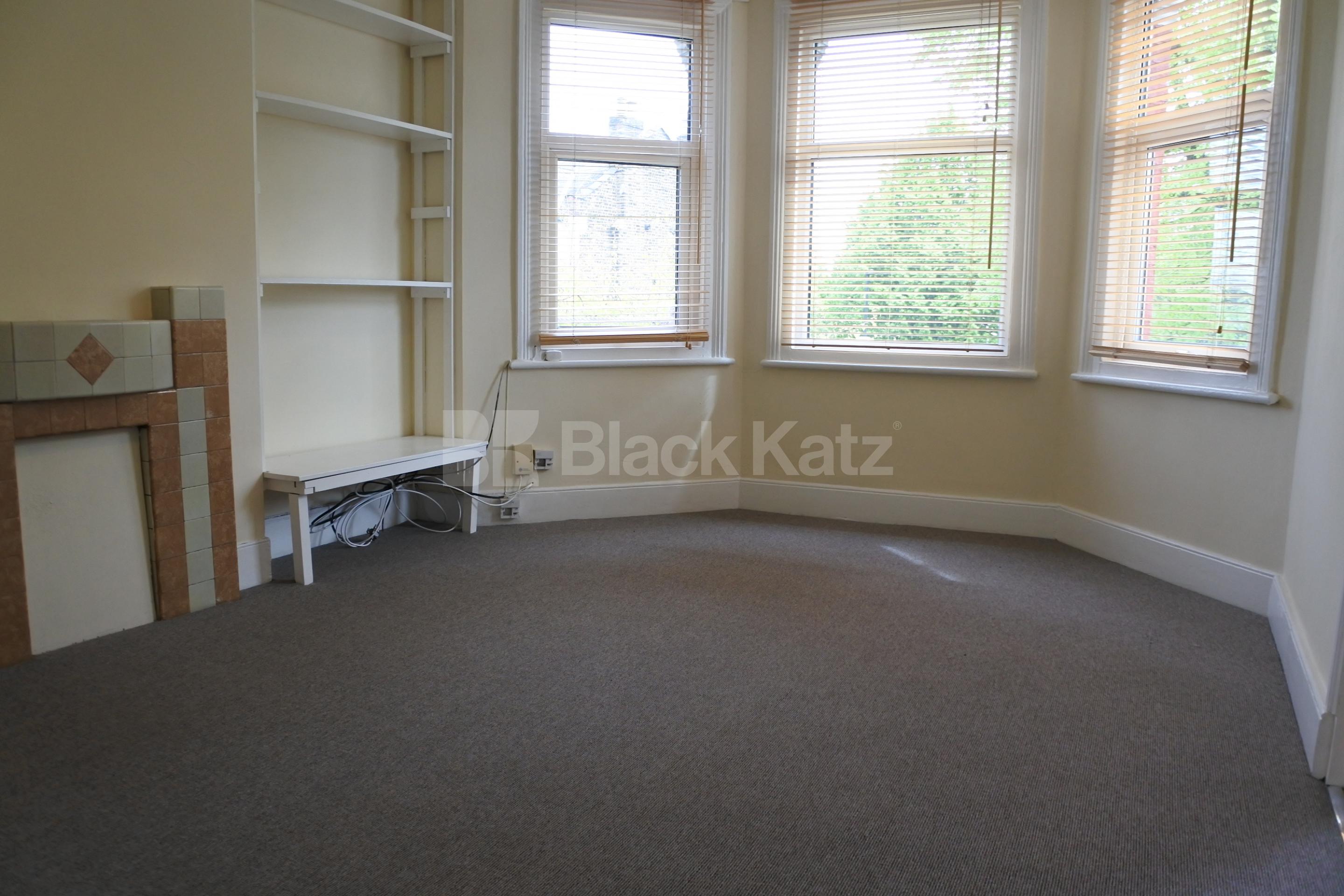 			NEW INSTRUCTION!, 2 Bedroom, 1 bath, 1 reception Flat			 Wightman Road, HORNSEY HARRINGAY N8