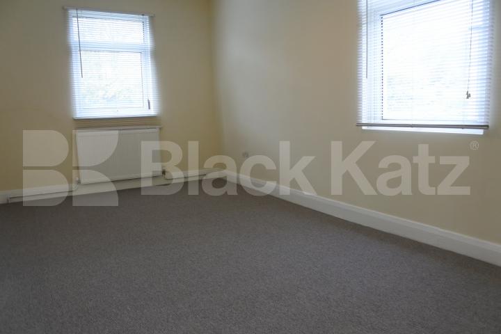 			NEW INSTRUCTION!, 2 Bedroom, 1 bath, 1 reception Flat			 Wightman Road, HORNSEY HARRINGAY