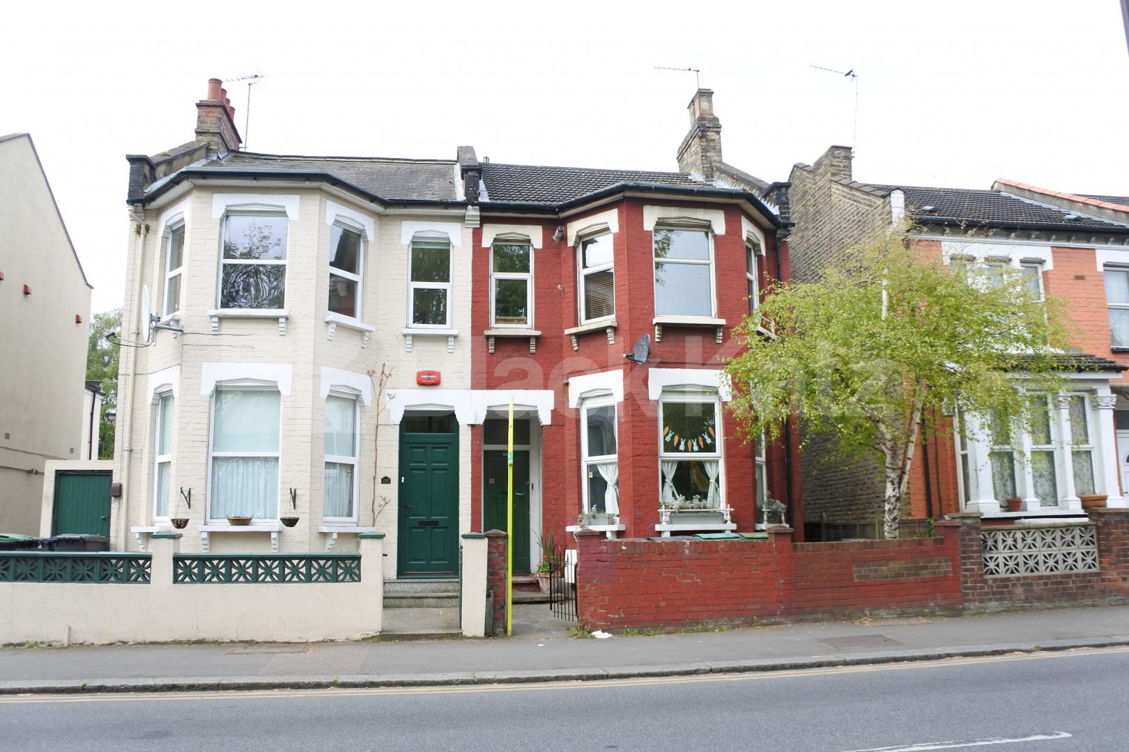 			Large Two Bed Property !, 2 Bedroom, 1 bath, 1 reception Flat			 Wightman Road, Haringey Ladder