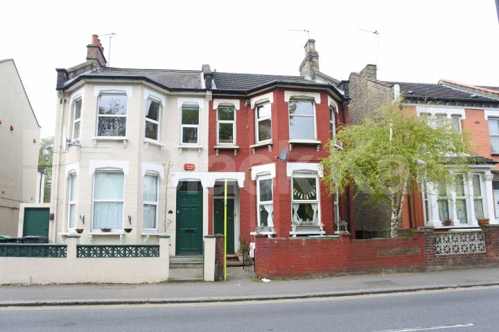 			Large Two Bed Property !, 2 Bedroom, 1 bath, 1 reception Flat			 Wightman Road, Haringey Ladder