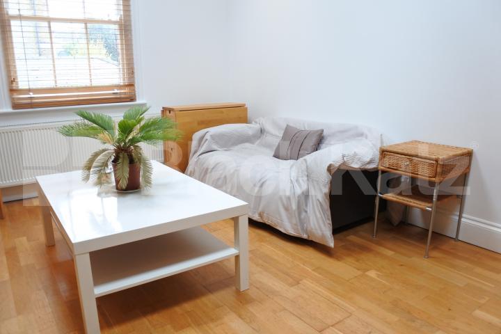 			INCLUSIVE OF ALL BILLS EXCEPT ELECTRIC!, Studio Apartment, 1 bath, 1 reception Apartment			 Hillfield Avenue, CROUCH END