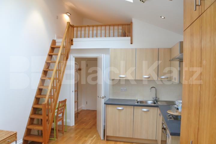 			INCLUSIVE OF ALL BILLS EXCEPT ELECTRIC!, Studio Apartment, 1 bath, 1 reception Apartment			 Hillfield Avenue, CROUCH END