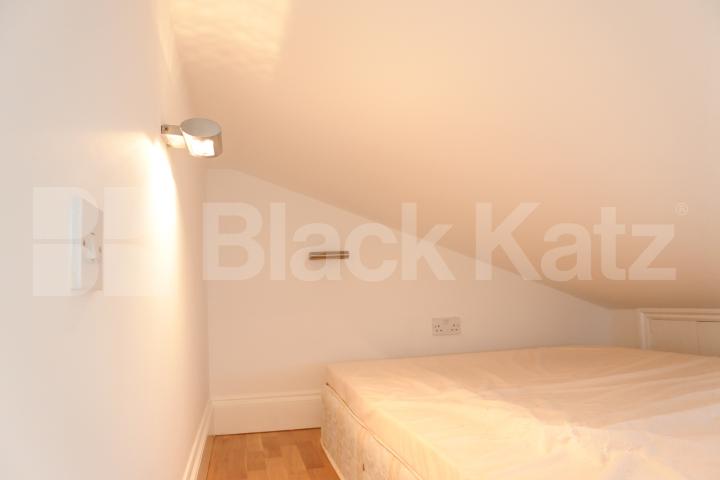 			INCLUSIVE OF ALL BILLS EXCEPT ELECTRIC!, Studio Apartment, 1 bath, 1 reception Apartment			 Hillfield Avenue, CROUCH END
