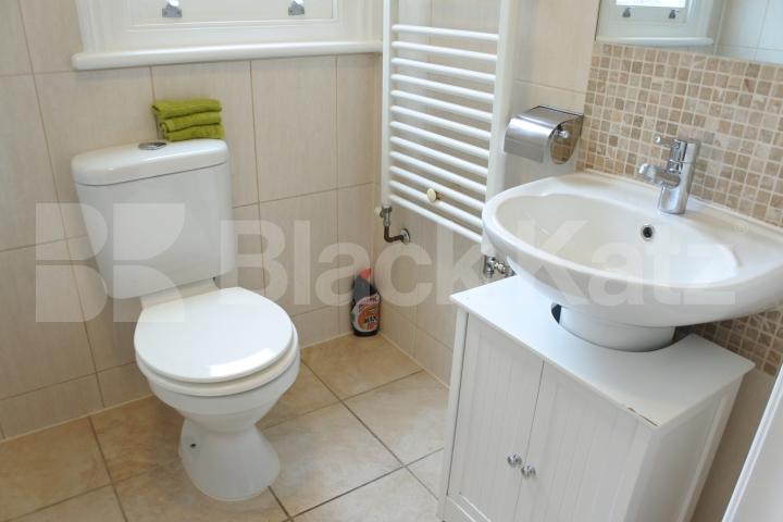 			INCLUSIVE OF ALL BILLS EXCEPT ELECTRIC!, Studio Apartment, 1 bath, 1 reception Apartment			 Hillfield Avenue, CROUCH END