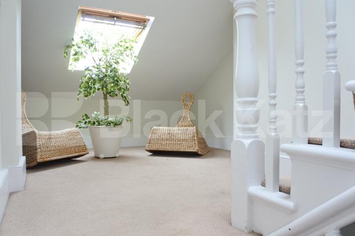 			1 Bedroom, 1 bath, 1 reception Flat			 Elm Grove, CROUCH END