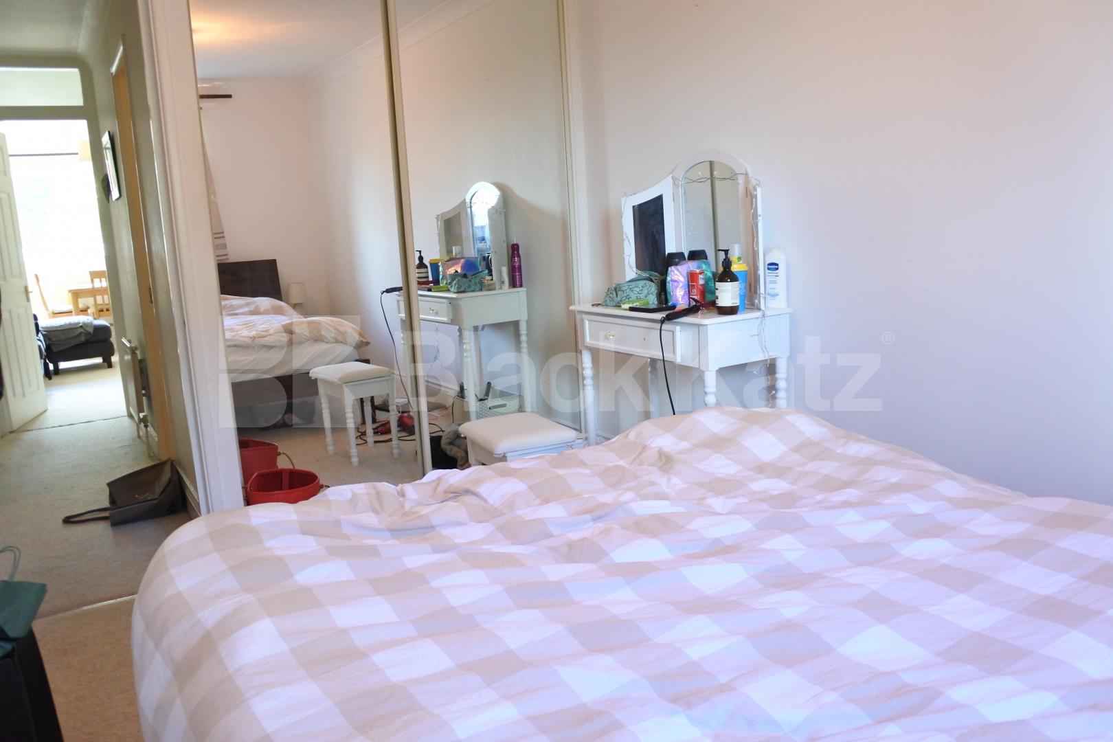 			Fantastic One Bed With OSP !, 1 Bedroom, 1 bath, 1 reception Apartment			 Mayfield Road, Crouch End