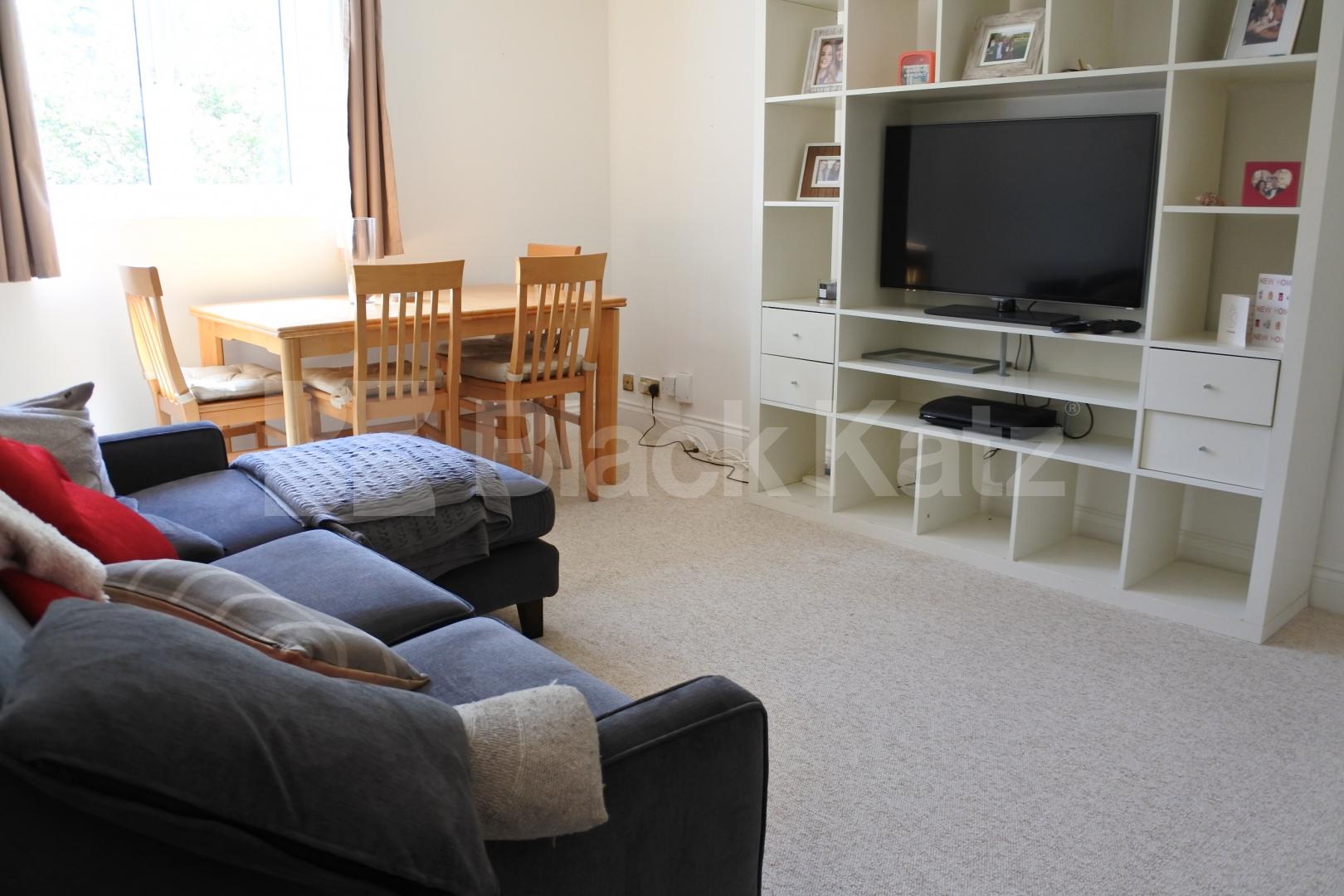			Fantastic One Bed With OSP !, 1 Bedroom, 1 bath, 1 reception Apartment			 Mayfield Road, Crouch End