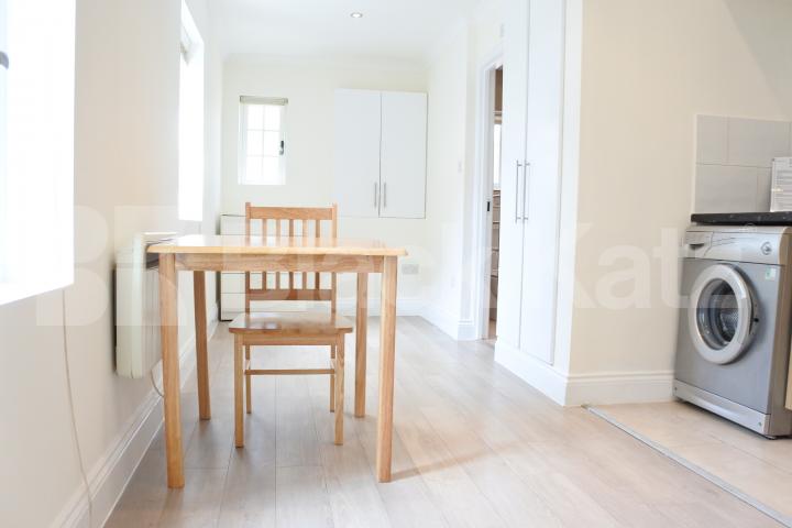 			Studio Apartment, 1 bath, 1 reception Studio			 Hornsey High Street, Hornsey