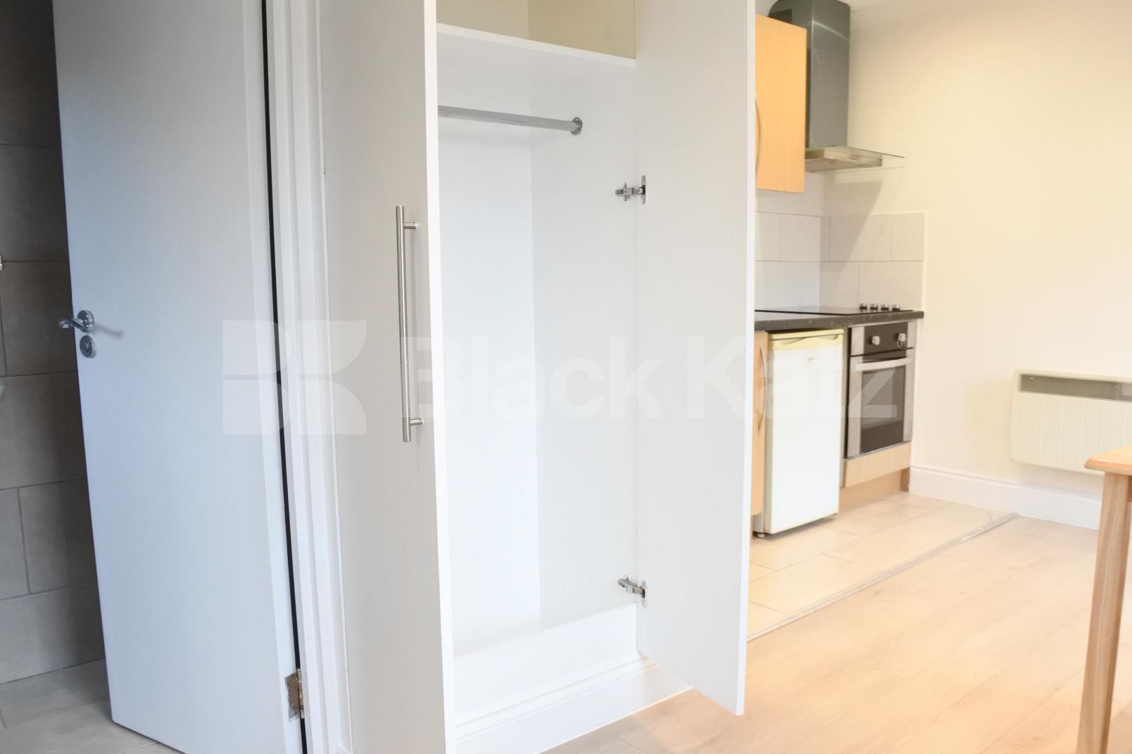 			Studio Apartment, 1 bath, 1 reception Studio			 Hornsey High Street, Hornsey