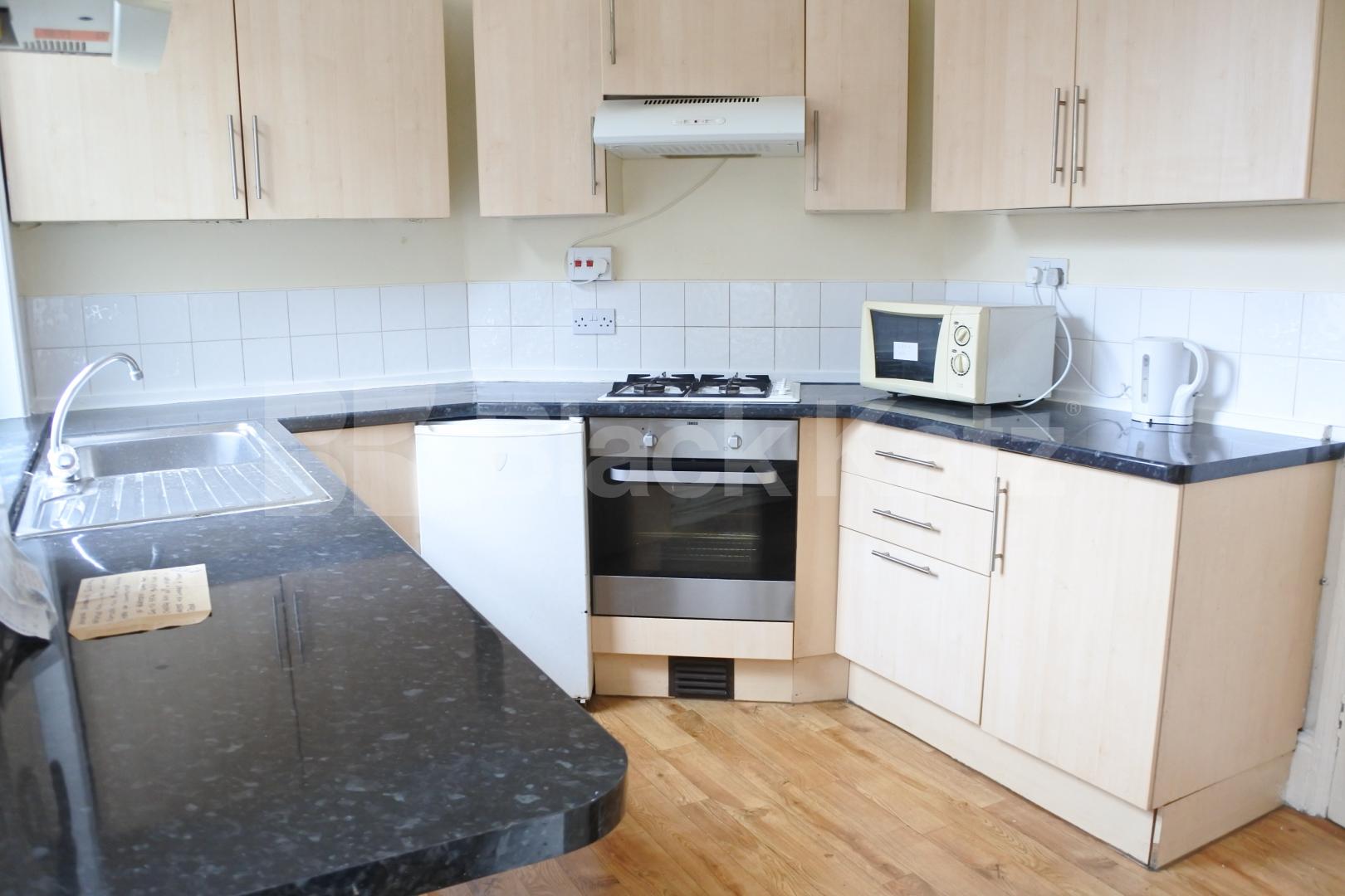 			3 Bedroom, 1 bath, 1 reception Flat			 Lordship Lane, Wood Green