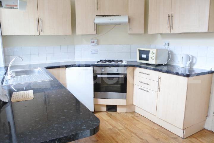 			3 Bedroom, 1 bath, 1 reception Flat			 Lordship Lane, Wood Green