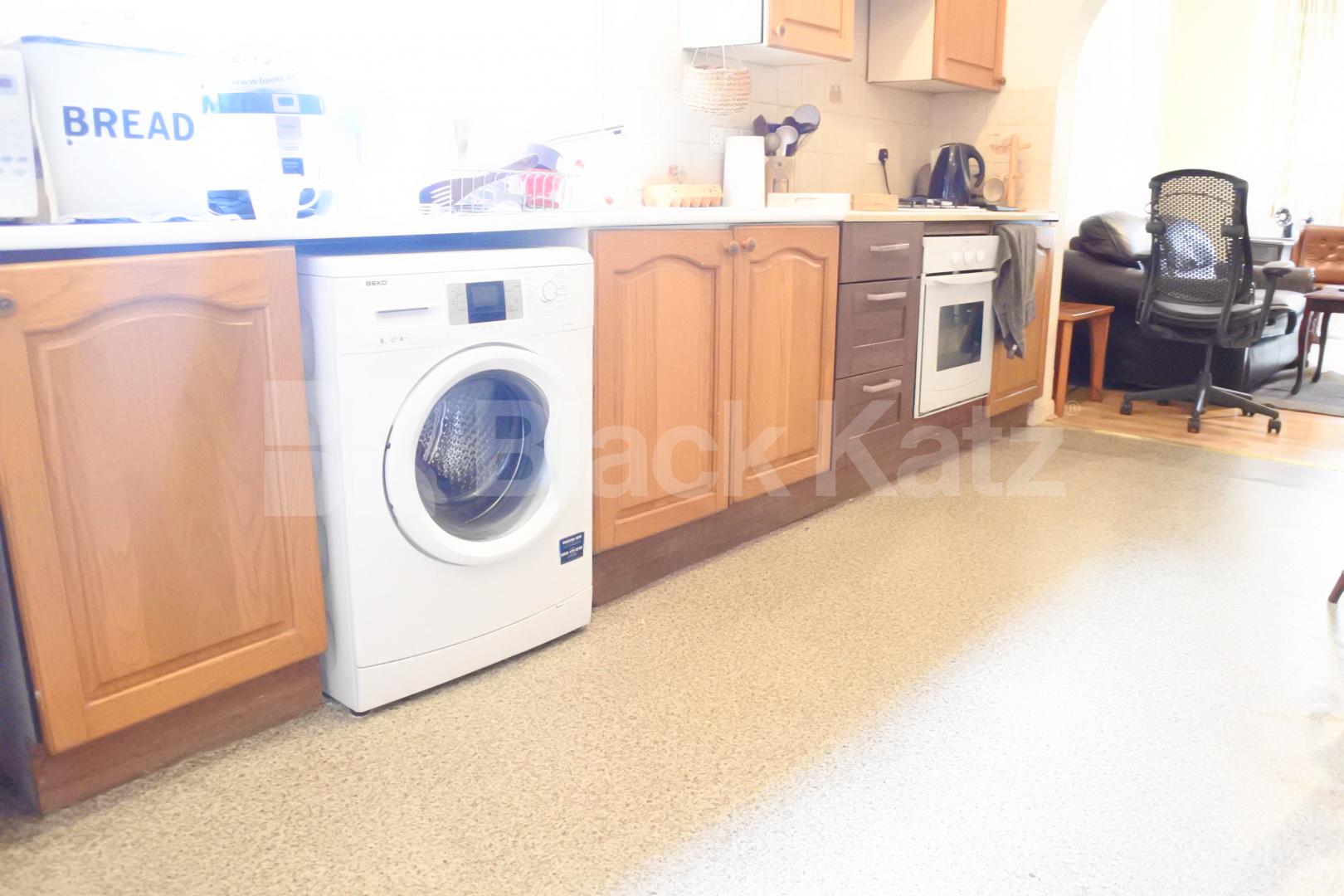 			2 Bedroom, 1 bath, 1 reception Ground Floor Flat			 The Limes Avenue, Arnos Grove