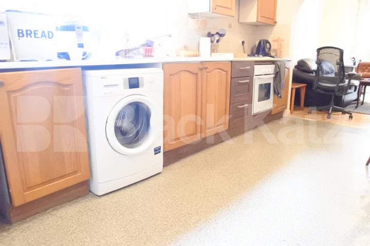 			2 Bedroom, 1 bath, 1 reception Ground Floor Flat			 The Limes Avenue, Arnos Grove