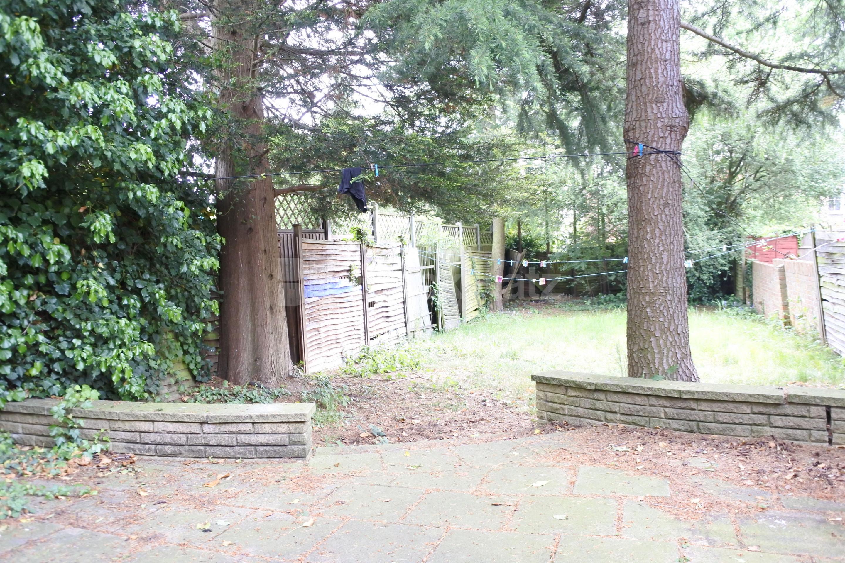 			2 Bedroom, 1 bath, 1 reception Ground Floor Flat			 The Limes Avenue, Arnos Grove N11