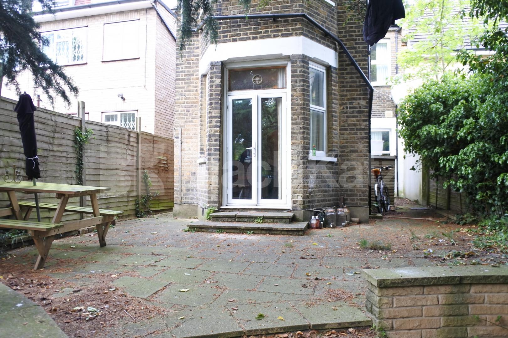 			2 Bedroom, 1 bath, 1 reception Ground Floor Flat			 The Limes Avenue, Arnos Grove