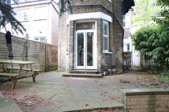 			2 Bedroom, 1 bath, 1 reception Ground Floor Flat			 The Limes Avenue, Arnos Grove