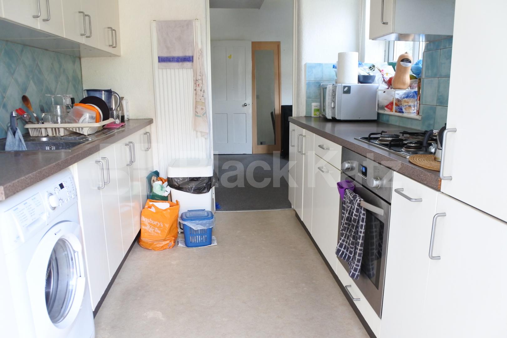 			Whole house!, 3 Bedroom, 1 bath, 1 reception House			 Clarendon Road, Turnpike Lane