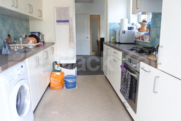			Whole house!, 3 Bedroom, 1 bath, 1 reception House			 Clarendon Road, Turnpike Lane